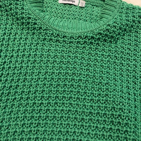Gorgeous green boxy crochet stitch sweater, large, fits like medium, like new - Picture 5 of 5